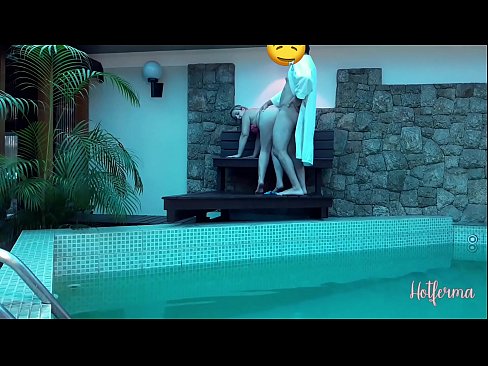 ❤️ Baas noeget faam nei it swimbad, mar koe net wjerstean in hot ️❌  Seks by ús fy.port-amurasso.ru ❌