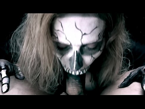 ❤️ Demon famke sûgje hoanne mei har swarte mûle en slikken cum. ️❌  Seks by ús fy.port-amurasso.ru ❌